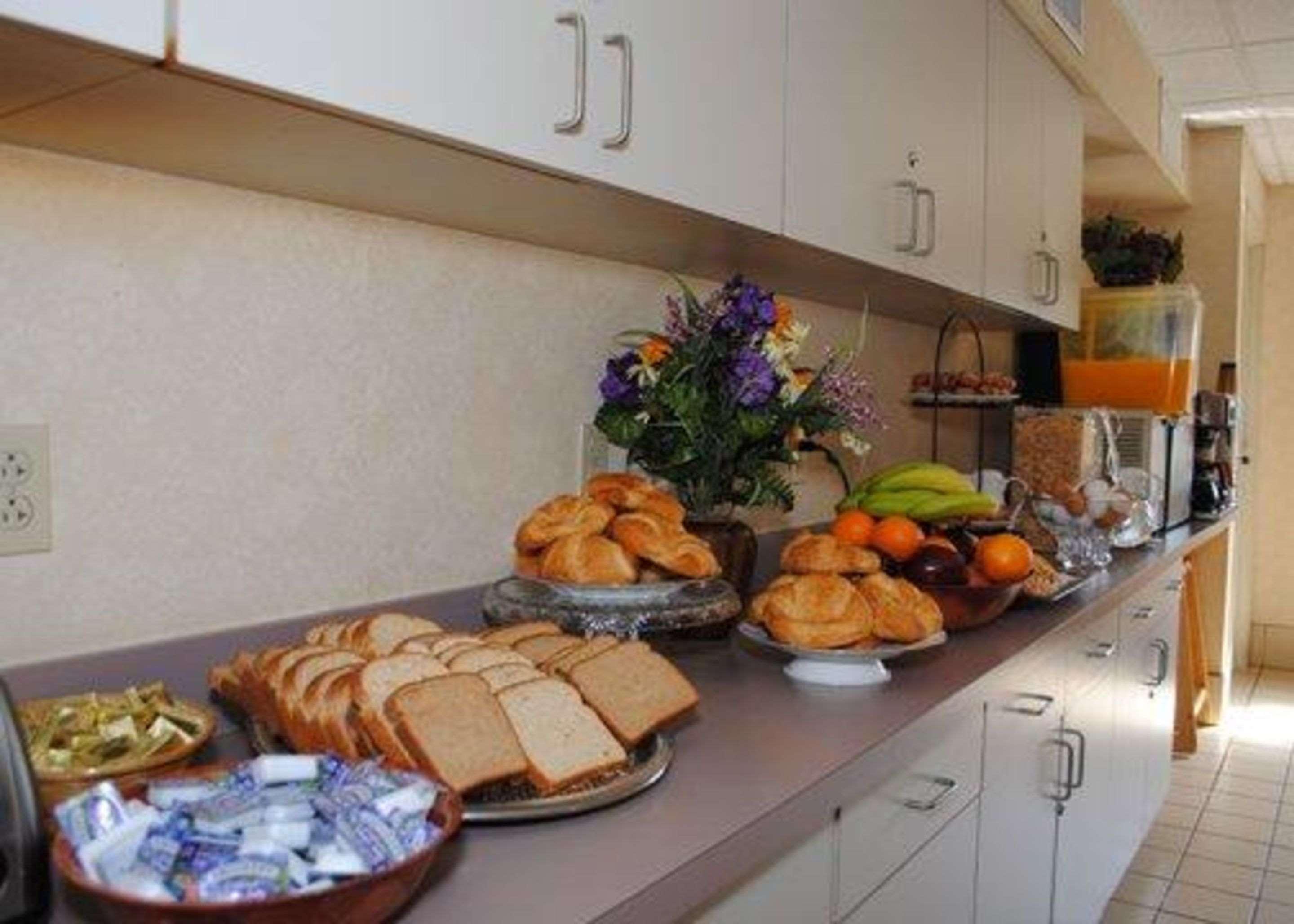 Rodeway Inn Willington North Экстерьер фото